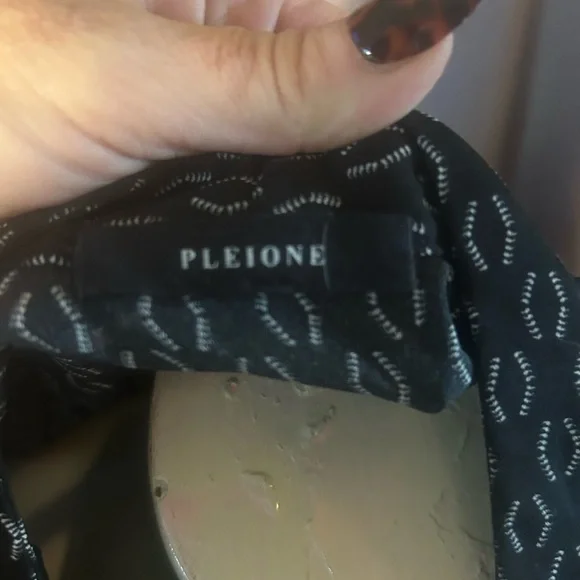 Pleione Black and Gray Patterned Blouse - Picture 2 of 4